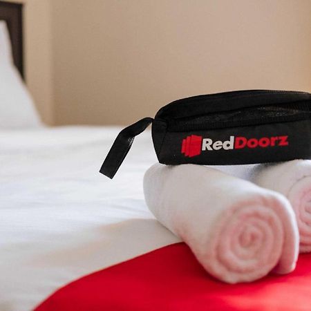 RedDoorz @ Paus Raya Hotel Palangkaraya Bagian luar foto