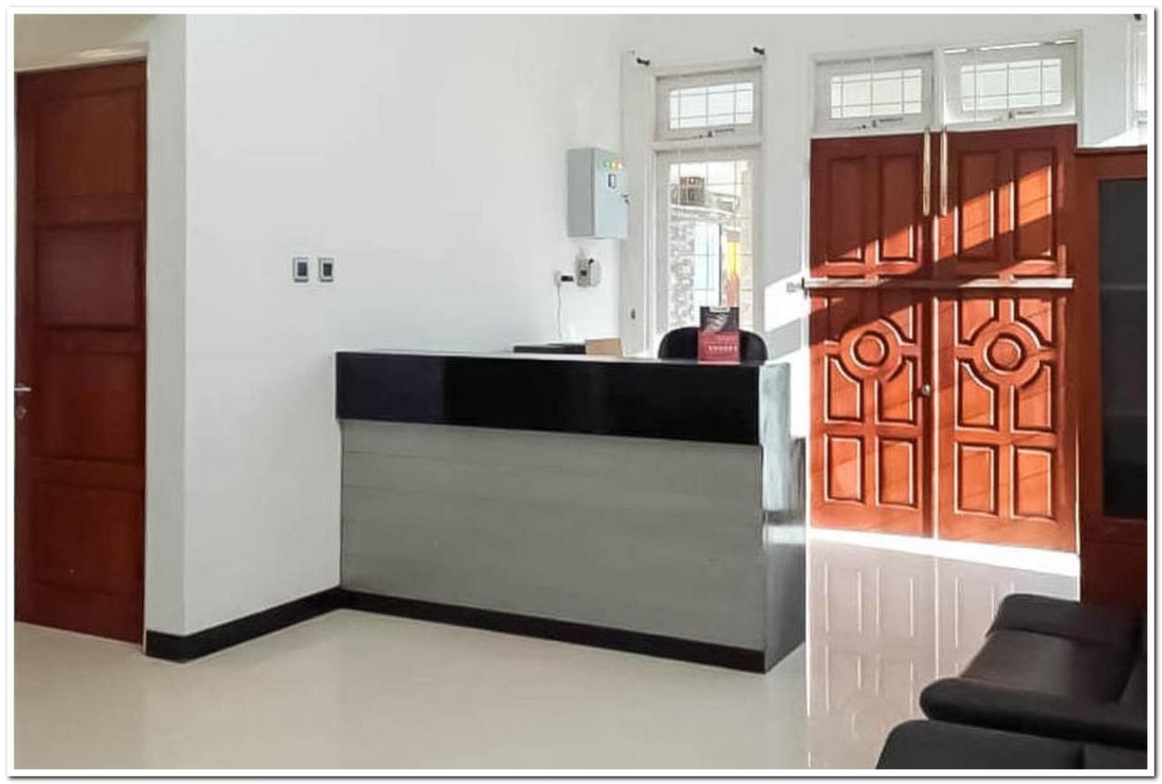 RedDoorz @ Paus Raya Hotel Palangkaraya Bagian luar foto