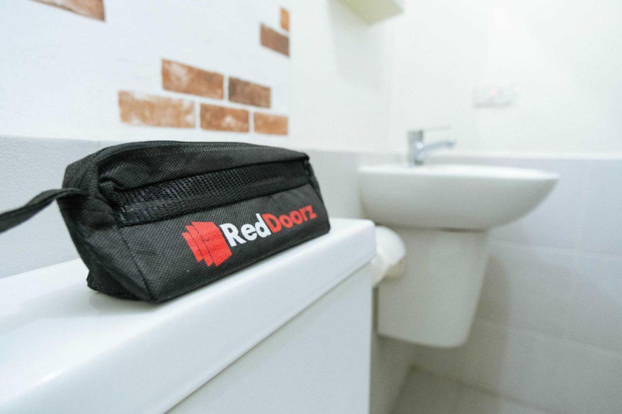 RedDoorz @ Paus Raya Hotel Palangkaraya Bagian luar foto